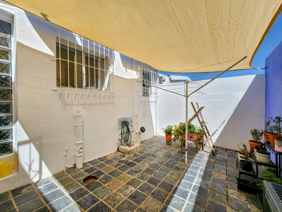 3 Bedroom Property for Sale in Sea Point Western Cape